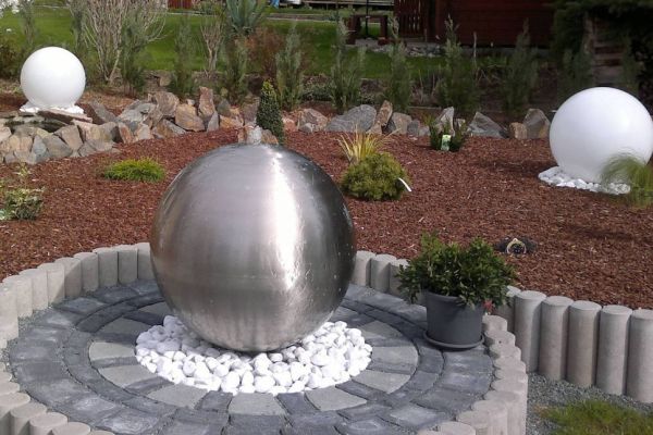 82 Kugelbrunnen CNS matt D-75cm.jpg