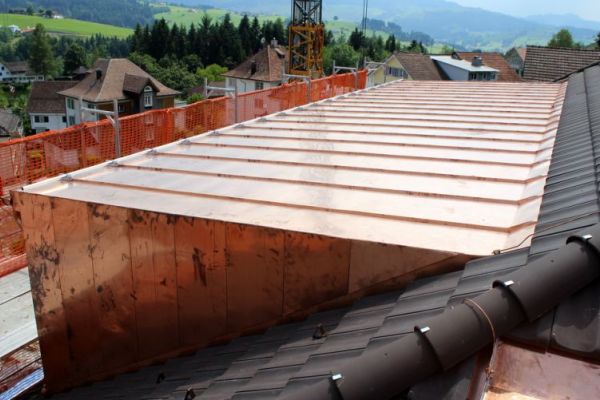 CL_32_Dachaufbau_in_Kupfer.JPG