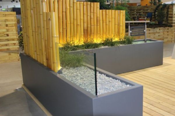 HA_15_Gelaender_direkt_in_Trog_integriert.JPG
