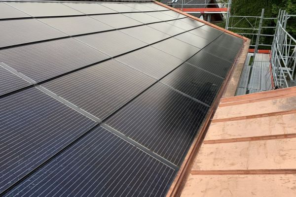 FU1_PV-Anlage_mit_Einlegerinne.JPG