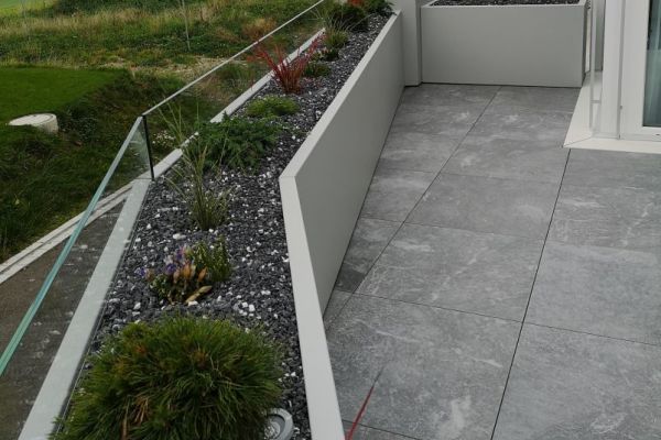 DRF3_der_Terrassensituation_angepasste_Trogelemente.jpg