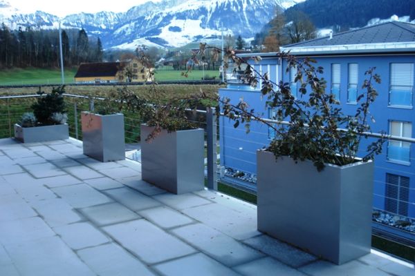 DS_52_Pflanzentroege_Farbton_grau_glanz.jpg