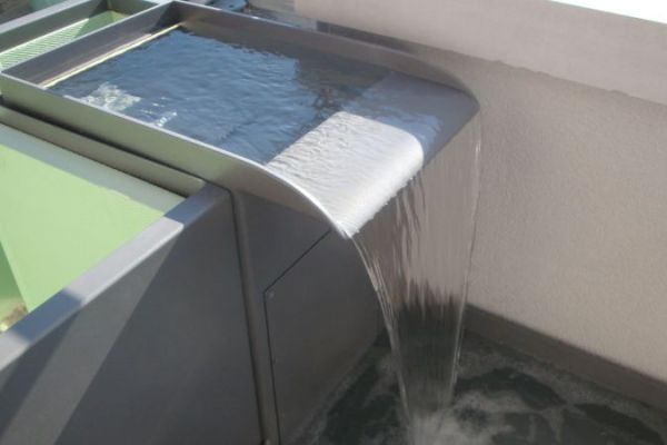 BF_26_Wasserstand_und_Auslauf_an_Hoehe_Pflanzentrog_angepasst.jpg