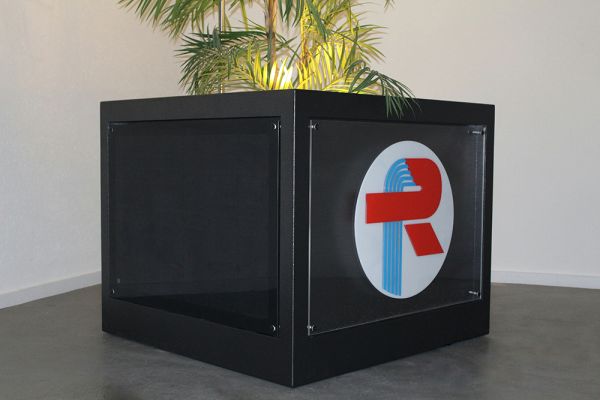 Firmenlogo_im_Trog.jpg