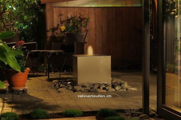 Sprudelbrunnen_23_Quader 80x80x80cm Rohner.jpg