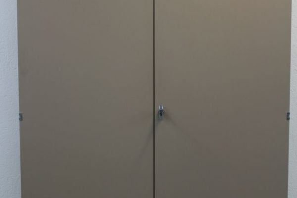 51 Schrank mit 2 Türen.JPG