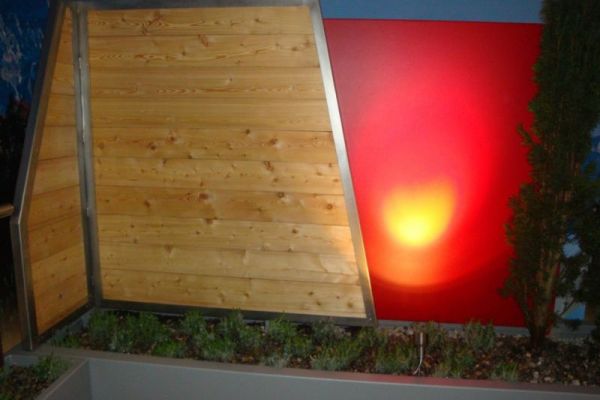 GS_01_Pflanzentrog_mit_integrierter_Sichtschutzwand.jpg