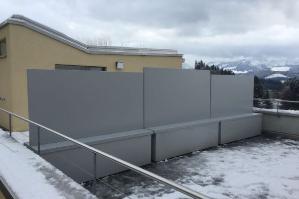 NT_01_Terrassentrennung, Sichtschutz und Sitzgelegenheit mit Rücklehne in einem.JPG