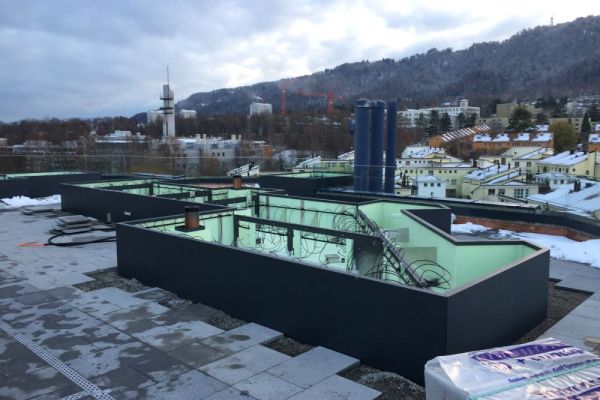 SEN1_Montage_der_Gartenterrasse.JPG