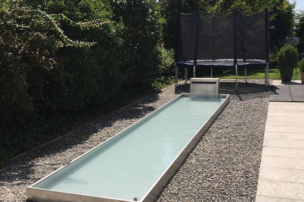 AB_90_Wasserspiel_in_langem_Kiesbeet.jpg