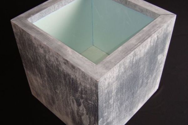 PF_04_Pflanzentrog_mit_spezieller_Oxidationsschicht.JPG