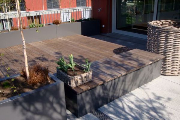 TT_15_Gartentruhe_mit_Sitzflaeche_aus_Holz.JPG