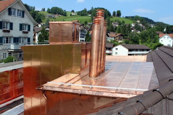 AD_43_Dachaufbauten_in_Kupfer.JPG
