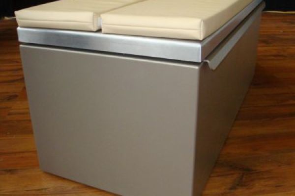 AG_08_Gartenbox_und_Sitzbank.jpg