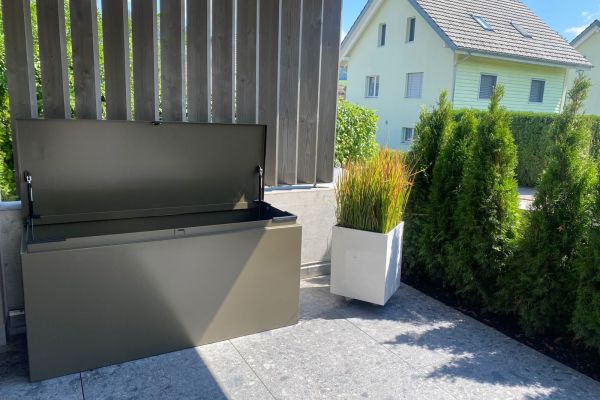Rohner Truhe_geöffnet.jpg