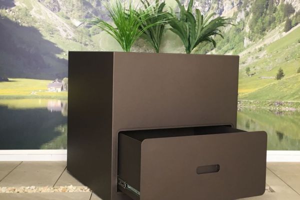 22_mobiles_Hochbeet_mit_Stauraum_in_edlem_Braunfarbton.JPG