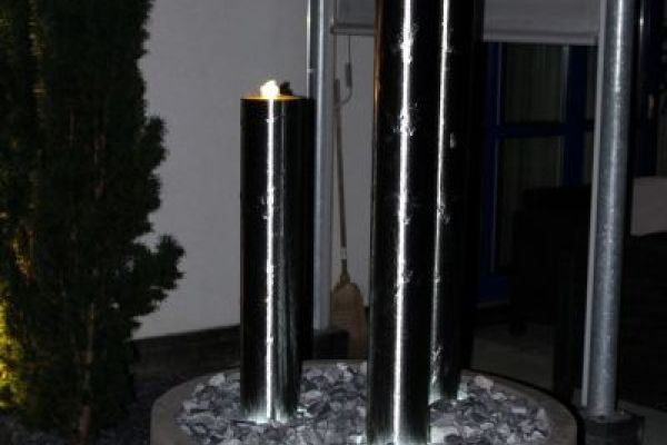 AD_16_Andorra_2_mit_spezial_Metallzarge.jpg