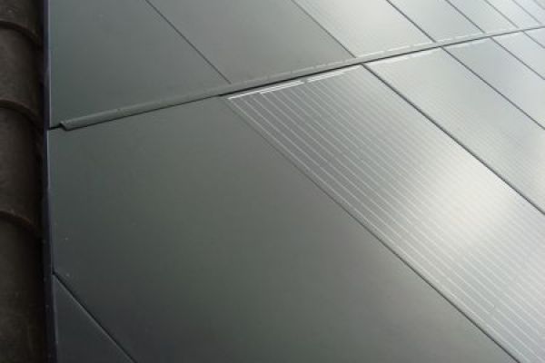 CA_27_Anschlussbleche_an_Photovoltaikanlage_Aluminium.jpg