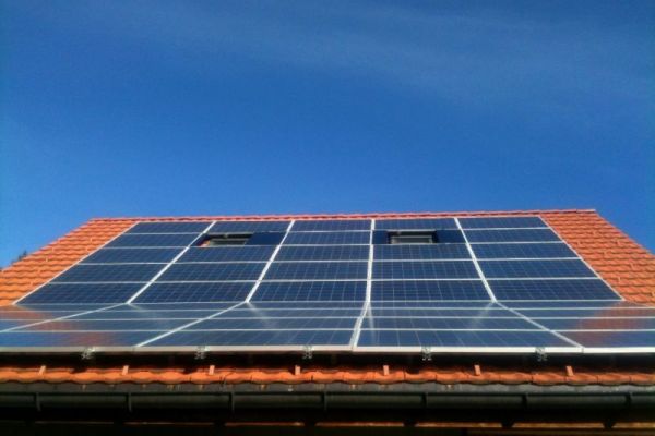 CA_45_Anschlussbleche_an_Photovoltaikanlage_Aluminium.jpg