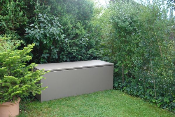 Gartentruhe_Garten.jpg