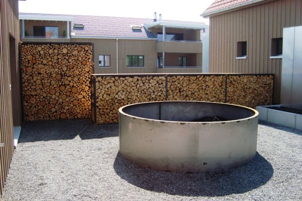 R_03_Sichtschutz_Stahlrahmen_mit_Holzbefuellung.JPG