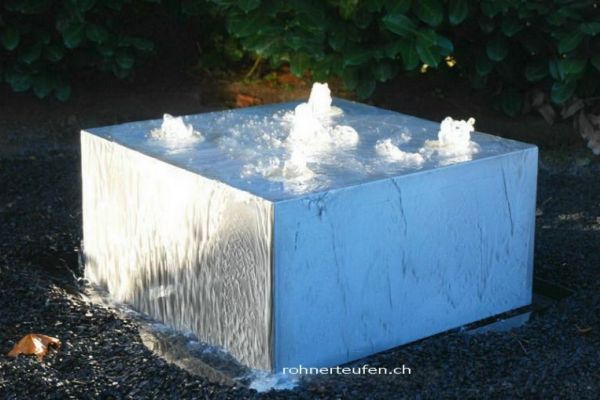 Sprudelbrunnen_21_Quader_80x80x40cm.jpg