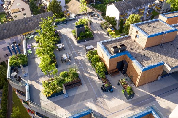 Terrassengestaltung Altersheim_Tag.jpg