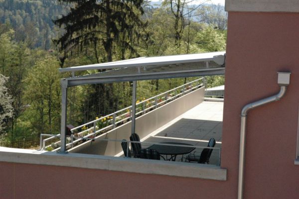 WZH1_Staketengeländer_auf_der_Troginnenseite.JPG