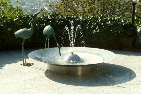 WH_30_Wasserschale_D_120cm_Sockel_10cm.jpg