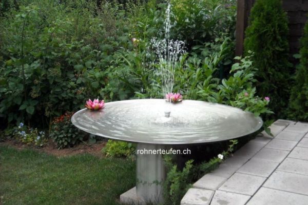 WS_04 Wasserschale D 120cm Sockel 40cm Schale 13cm Gesamthoehe 53cm.jpg