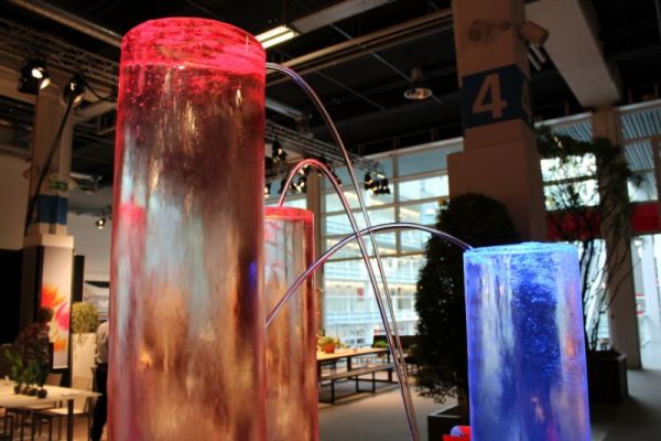WS_Rohner_02_Farben_und_gebuendelte_Wasserstrahlen.JPG