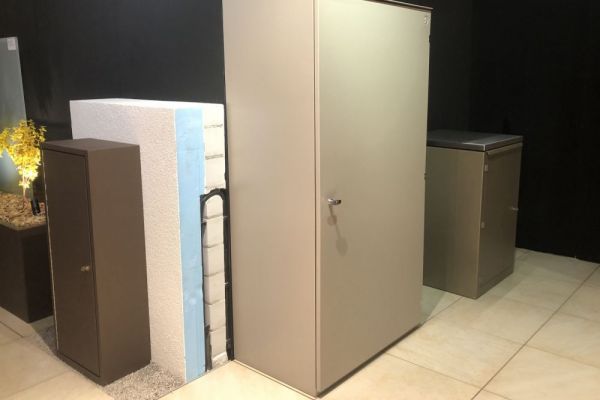 RS_01_wasserdichter_und_frostbeständiger_Schrank_für_Terrassen_und_Garten.jpg