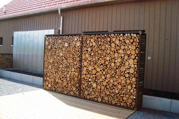 R_01_Sichtschutz_Stahlrahmen_mit_Holzbefuellung.JPG