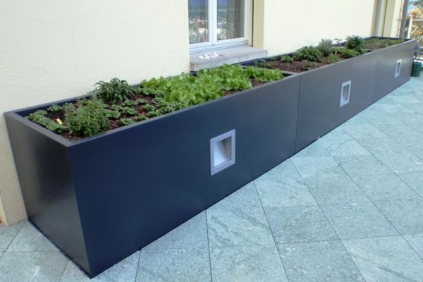 GL_35_Gemuese-Hochbeet_mit_integrierten_Wegbeleuchtungen.jpg