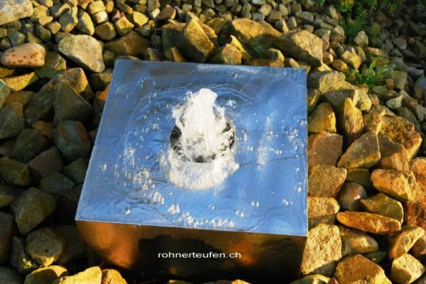 Sprudelbrunnen_17_Quader_50x50x50cm.jpg