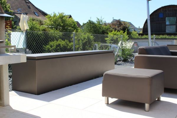 1 farblich zur Lounge abgestimmte Terrassenbox.JPG