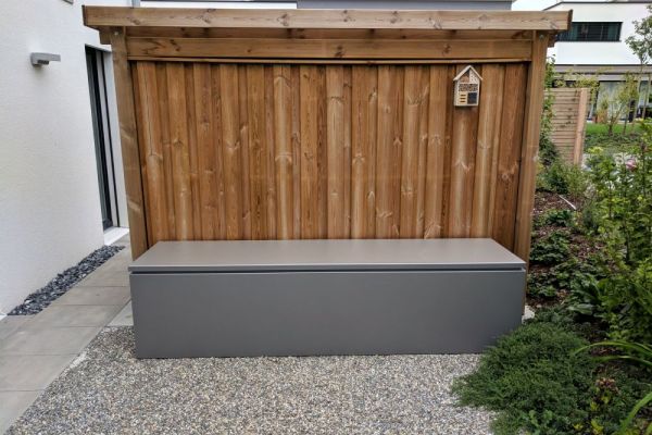 RM_01 grosse Gartentruhe.jpg