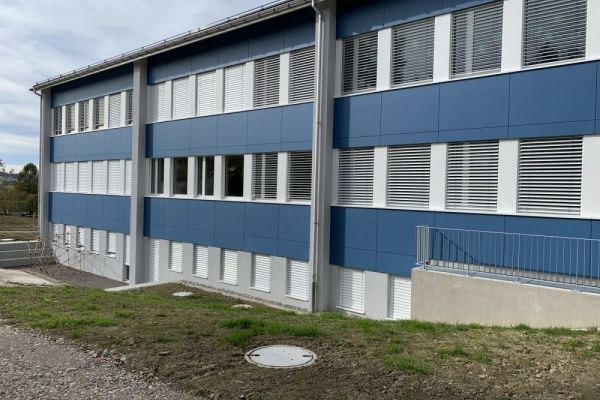 SB5_Fassadenbleche_mit_Farbbeschichtung.JPG