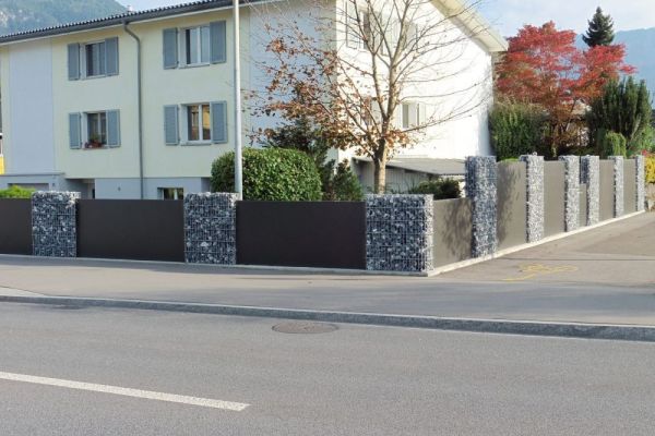 76 Zaunelemente in unterschiedlichen Höhen angefertigt.JPG