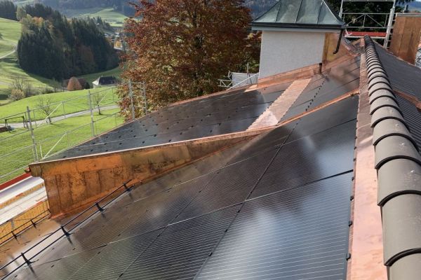 GG11_Südseite_Solaranlage_Nordseite_mit_Ziegeldeckung.JPG