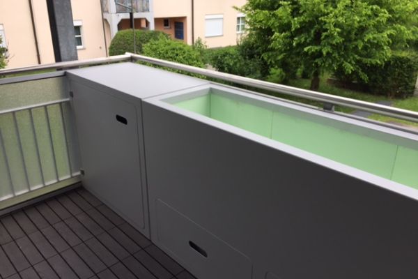 HB_03 Hochbeet mit Schubladen und angrenzendem Schrank.JPG
