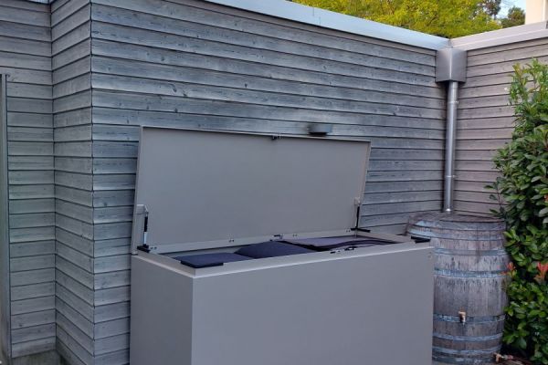 Gartentruhe mit Pushbutton und Schloss_offen.jpg