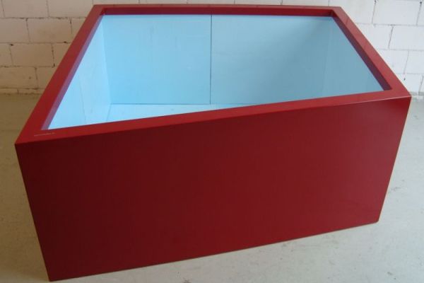 PF_03_Pflanzentrog_mit_asymetrischer_Form.JPG