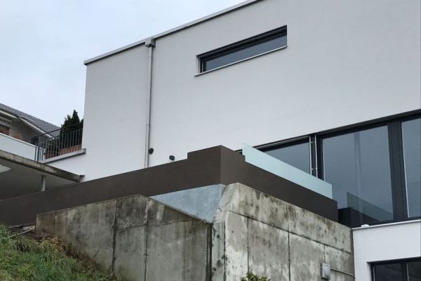 RM_12_Geländertröge mit Sicherheitsglas als Terrassenabschluss.JPG